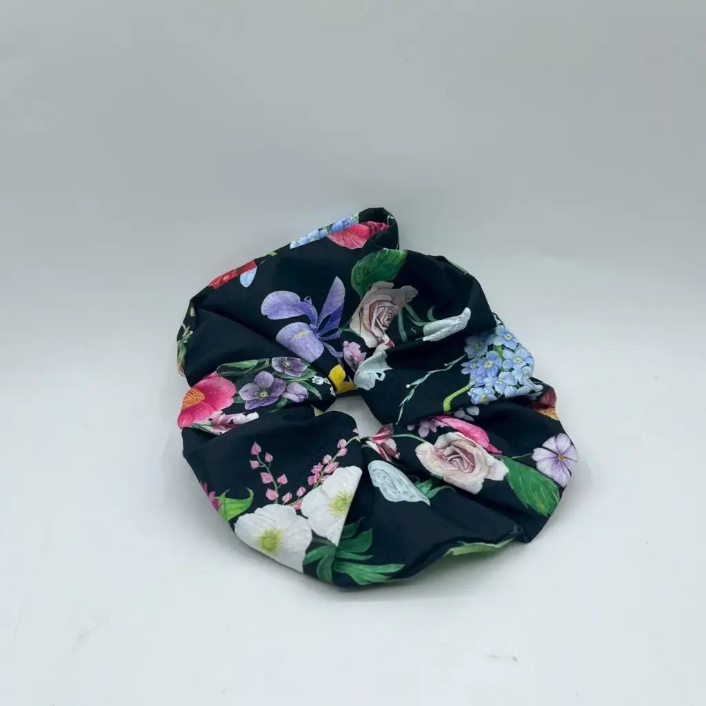 Black : Scrunchies 