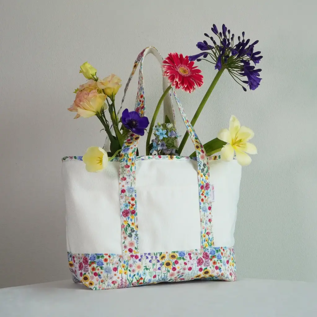 Flower Field : Tote Bag
