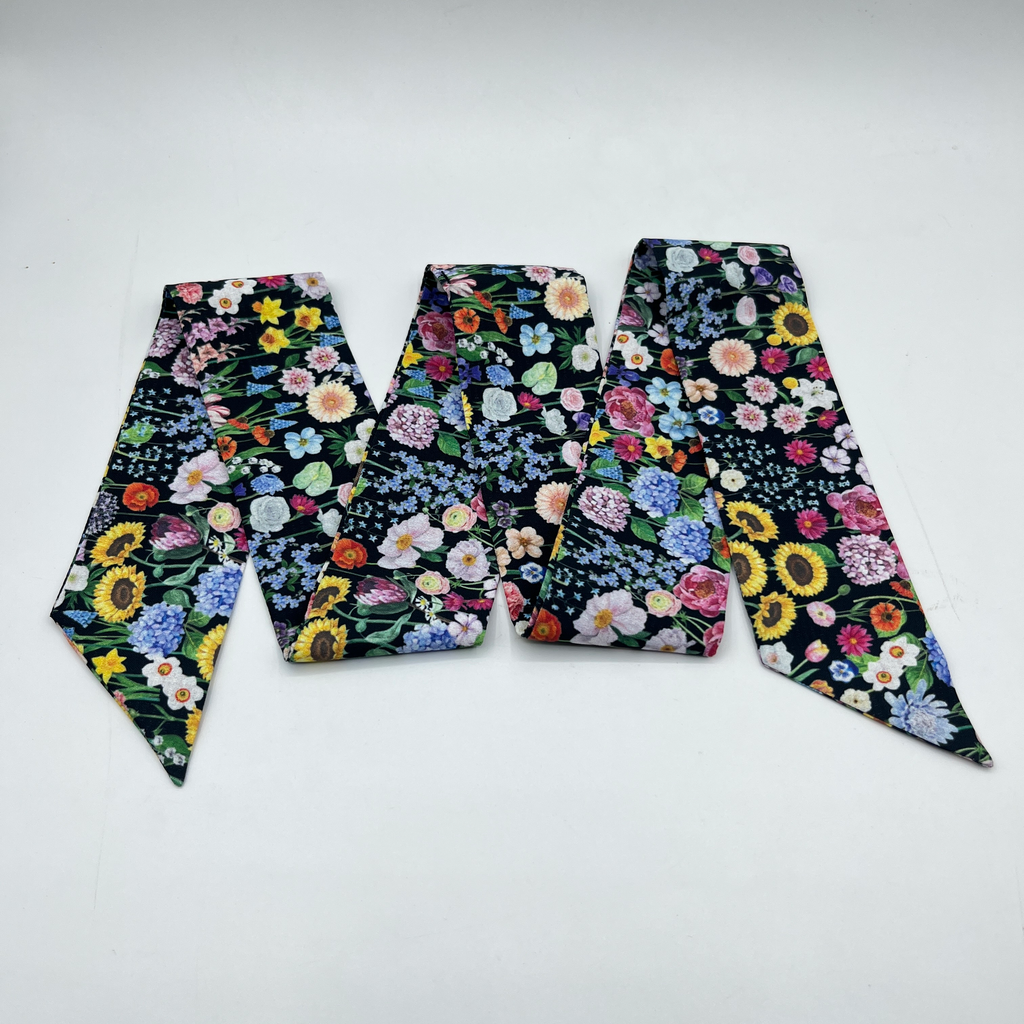 Black Flower Field : Twilly