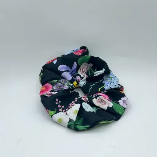 Black : Scrunchies 